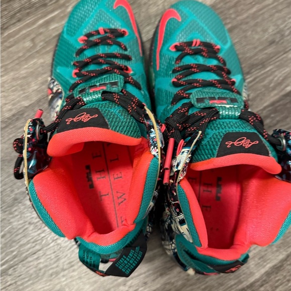 2014 - Nike LeBron 12 Akron Birch XMAS # 707558 363 Men's Size 10 No Box !! - Picture 4 of 5